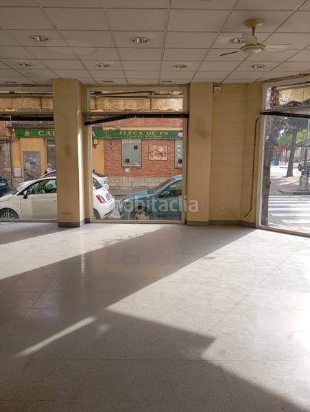 Foto a819b2fe-d80e-4e56-9bbc-d2ee91acb17f. Local comercial a plaça de la divina pastora 4 a Vic