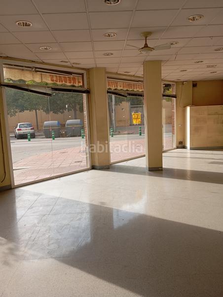 Foto b34036e5-49f6-4ae9-a9f2-780b04a00bb4. Local comercial a plaça de la divina pastora 4 a Vic