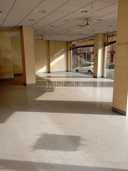 Foto eea53c59-7652-4767-8b8d-64aac223abd7. Local comercial a plaça de la divina pastora 4 a Vic