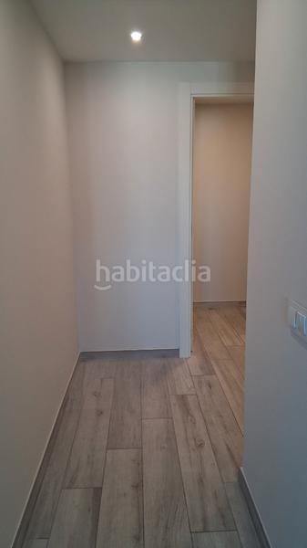 Foto 1d7d1d37-4a85-485c-bc94-c79b83e507e7. Rent flat with heating parking in Nord Vic