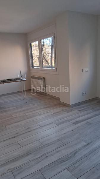Foto ce200e5a-9f60-47ea-aebb-5f49515d23e1. Rent flat with heating parking in Nord Vic