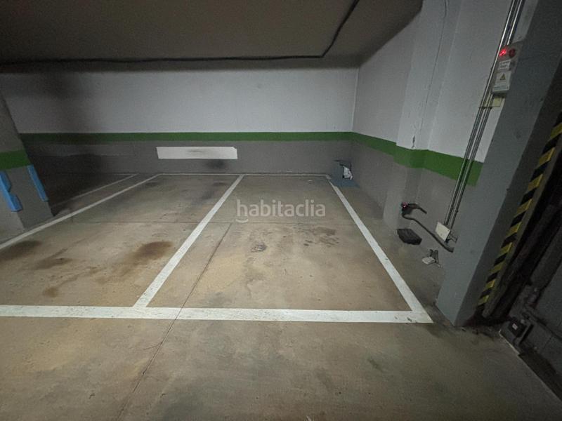 Foto ac7f5e28-bf57-4d32-8b3c-0322667c2a67. Parking voiture dans calle del planeta marte 6 dans Parla