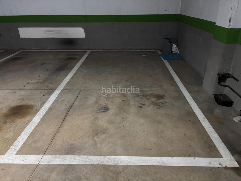 Foto db975687-8856-4159-a762-9f5a3a9139fd. Parking voiture dans calle del planeta marte 6 dans Parla