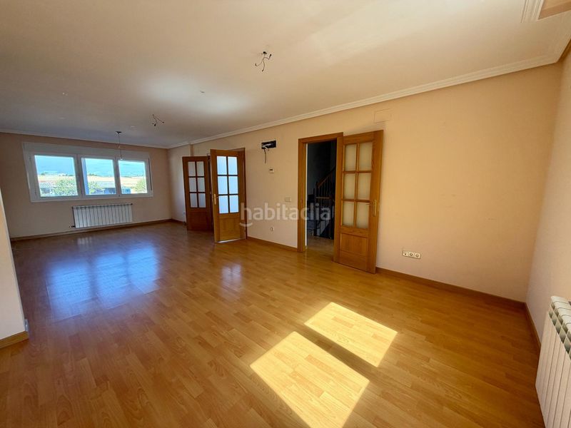 Foto 4e5a1923-e0e9-4c45-8ba2-801673d07a33. Chalet en calle valenzana 5 estupendo chalet en Estación-Cruz Roja Illescas