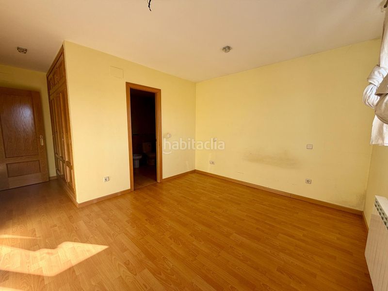 Foto b49572d7-30a2-41e9-a9c7-75dd62c3a23e. Chalet en calle valenzana 5 estupendo chalet en Estación-Cruz Roja Illescas