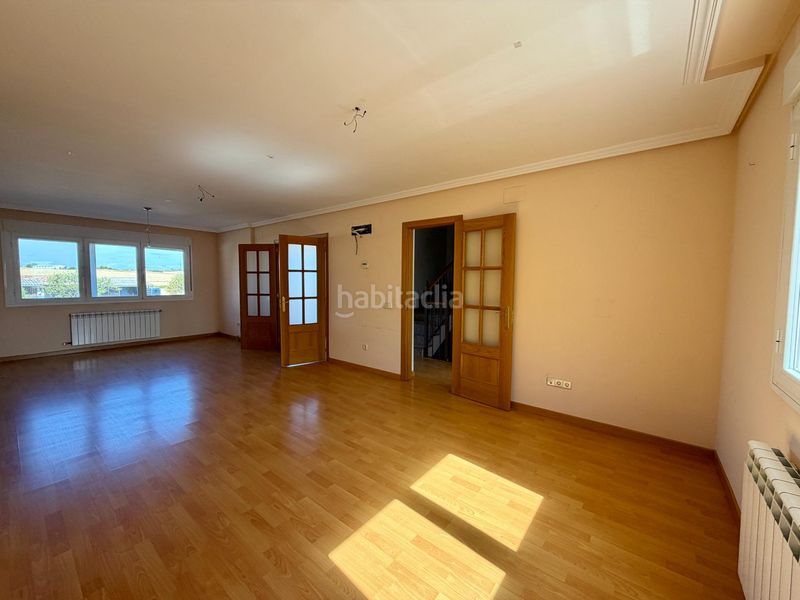 Foto b8d0209b-d30c-4063-998e-ad258f12f061. Chalet en calle valenzana 5 estupendo chalet en Estación-Cruz Roja Illescas