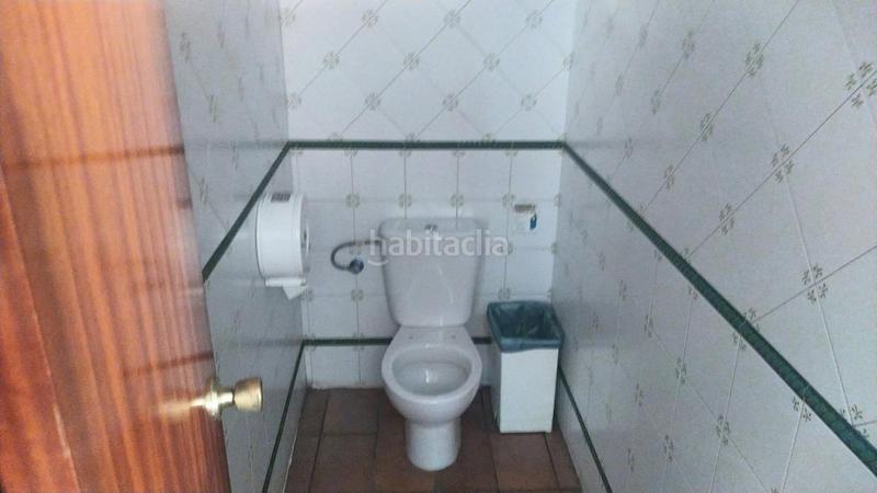 Foto 9c4ff8f4-76d1-47f1-9643-02e67d5ada44. Alquiler local comercial restaurante cafeteria en traspaso en primera linea de playa en benalmadena costa en Benalmádena