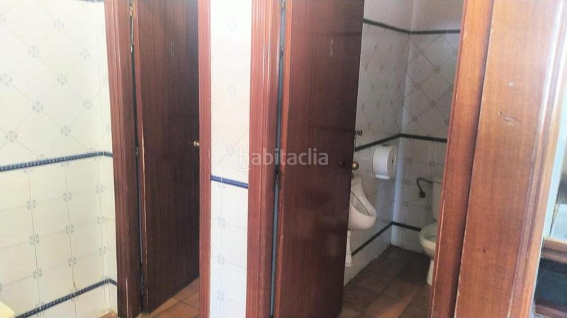 Foto d9a35a9b-e811-4ab8-975e-5116d5d3e123. Alquiler local comercial restaurante cafeteria en traspaso en primera linea de playa en benalmadena costa en Benalmádena