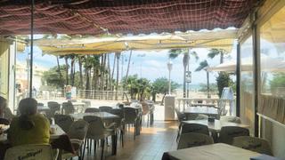 Pas-de-porte Local commercial à Puerto Marina. Restaurante cafeteria en traspaso en primera linea de playa en b