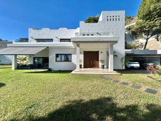 Chalet in Pinares de San Antón