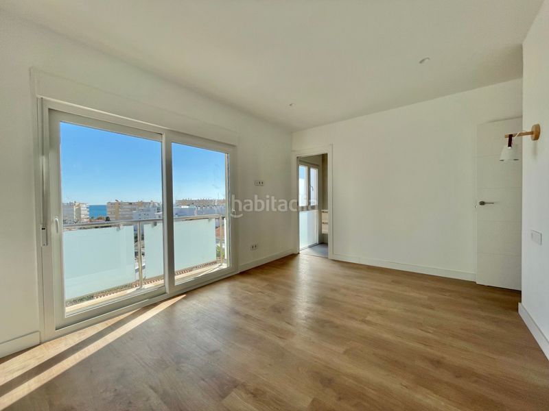 Foto 50500f8f-94c6-4d1b-9c05-82cf6b7f9c09. Apartament amb aparcament piscina a Montemar Torremolinos
