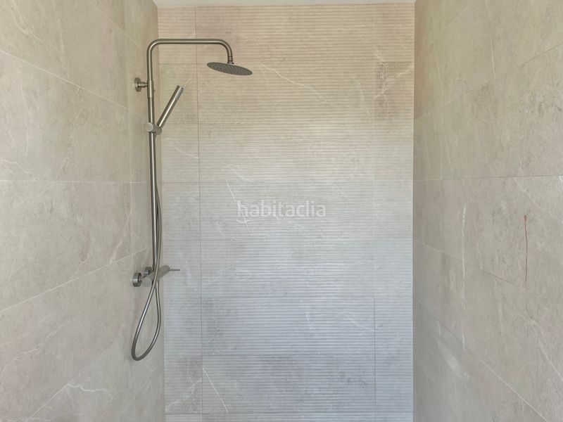 Foto aef420c8-a60a-4c8d-bbdb-e36a1860d61f. Apartament amb aparcament piscina a Montemar Torremolinos