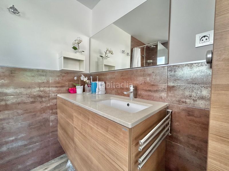 Foto bd00b2e5-84c5-4672-b809-19f872dc794c. Casa adosada en Parque Ayala - Jardín de la Abadía - Huelín Málaga
