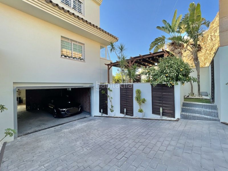 Foto a54659db-d4c0-45c2-9982-9ba0916152c6. Casa aparellada amb calefacció aparcament piscina a Málaga