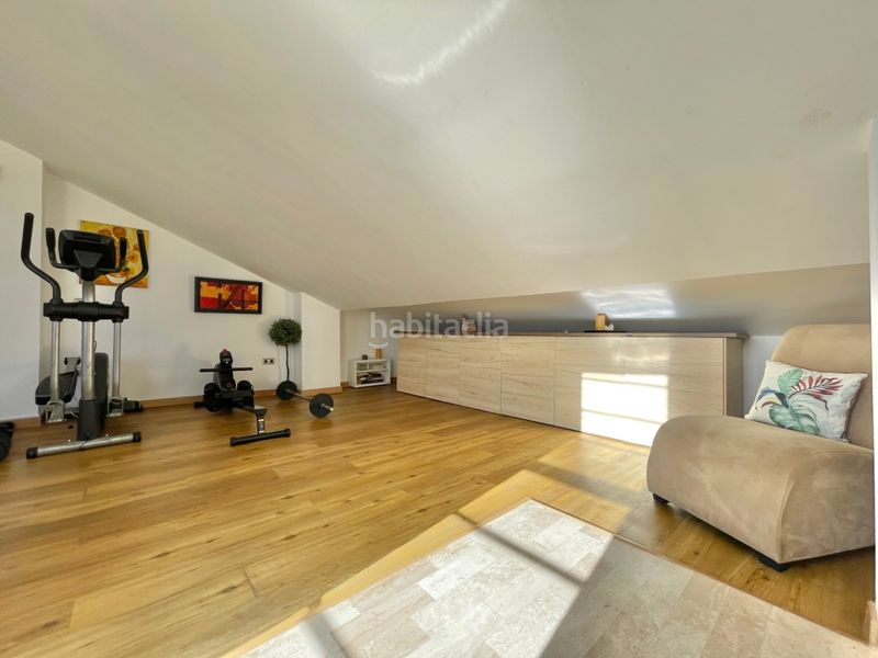 Foto f39f132e-d06c-401d-81bb-8d8ad539e56d. Casa pareada en Miraflores del Palo Málaga