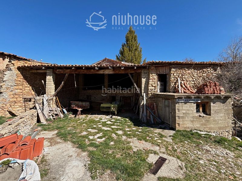 Foto 66ef0b3b-6df3-45b0-a631-81d2937a34df. Masia a Montellà i Martinet