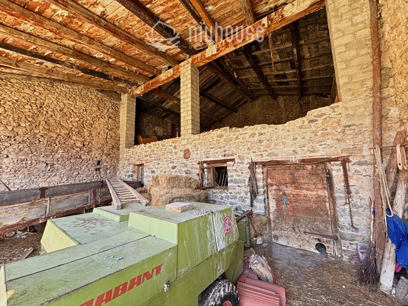 Foto 964eb3c1-b157-4190-8669-8479fe50b5da. Masia a Montellà i Martinet