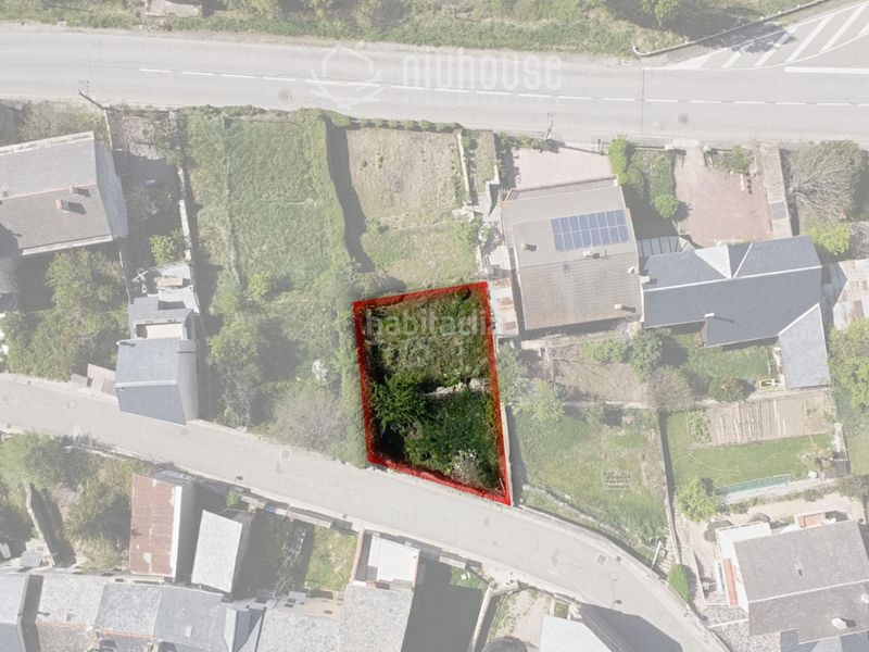 Foto d5ad7943-dc4e-4e5a-872b-ec24d0495a01. Terreny residencial a Enveitg