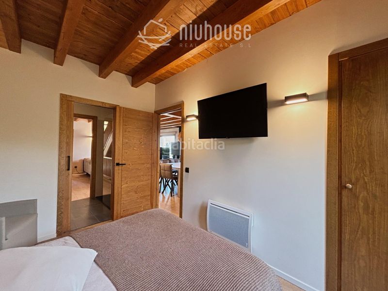 Foto 0ed578f2-575f-4a28-b9cf-5fcf3eb719c7. Casa a Enveitg