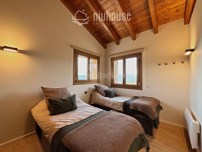 Foto 3b3fded3-2aa8-4c89-846a-c7d76153b41a. Casa a Enveitg