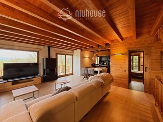 Casa a Enveitg. Casa a 4 vientos en enveitg