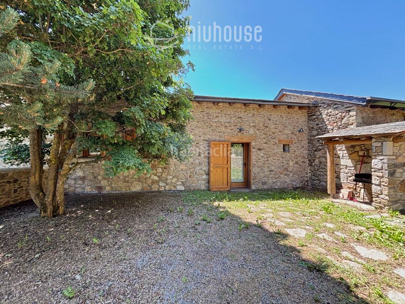 Foto c2d31e66-ec34-4a13-b0d3-ff532b2bae31. Maison jumelée dans Dorres