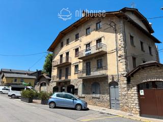 Appartement  Passeig agns fabra. Gran pis al centre d'alp.
