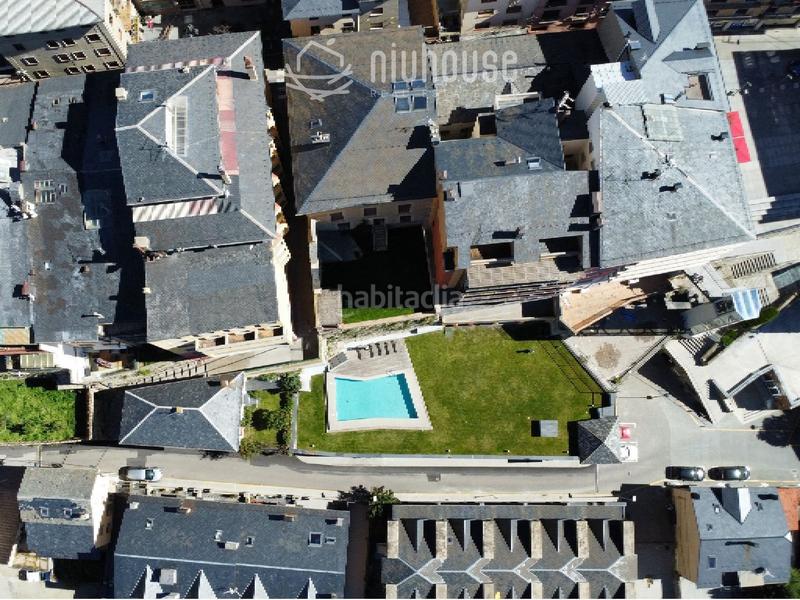 Foto f340ee22-5fcb-4209-bdeb-29cc8a6ffb43. Appartamento con parcheggio piscina in Puigcerdà