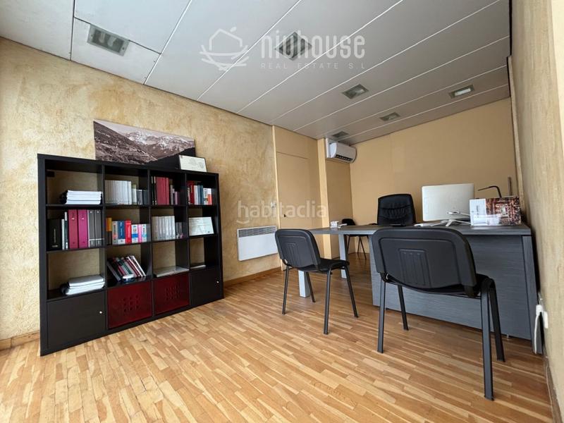 Foto b8cf03fa-26ed-4016-830e-2f80298efb49. Local comercial en calle higini de rivera 5 en Puigcerdà