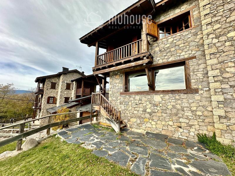 Foto 01447a29-23b1-4653-a8ba-1089572cd597. Maison jumelée avec parking dans Llívia