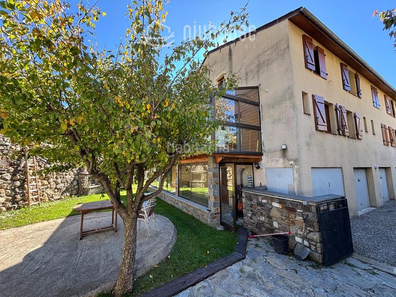 Foto 5b1ccf53-16e5-450d-a624-2d70e4014245. Casa adossada amb aparcament a Latour de Carol