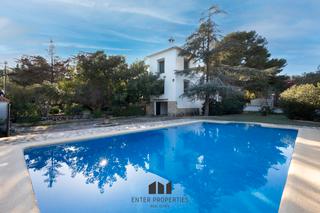 Chalet in Las Rotas / Les Rotes. Descubra la oportunidad que estaba esperando en las rotas de dén