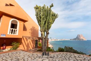 Casa aparellada a Manzanera-Tosal. Acogedor chalet pareado en calpe con vistas al mareste chalet pa