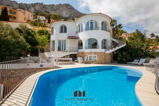 Xalet a Maryvilla. Descubre esta bonita propiedad en calpe con increíbles vistas al