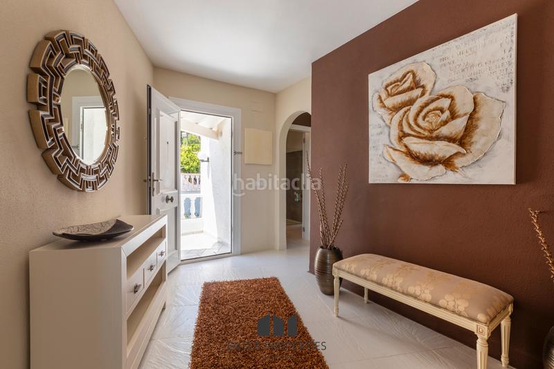 Foto 32432383-6c05-46d8-b470-65ec0d2281b1. Chalet exclusivo chalet con vistas panorámicas al mar en Maryvilla, eenter properties tiene el privilegio de presentar esta magnífica en Calp