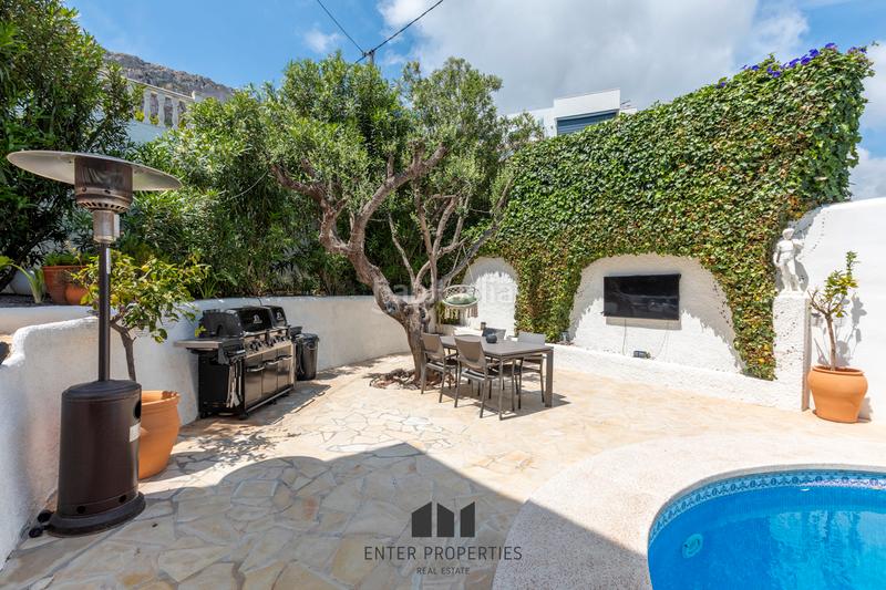 Foto 4cdfe2ea-9cf4-4ada-9284-7fb5a7d7bcce. Chalet exclusivo chalet con vistas panorámicas al mar en Maryvilla, eenter properties tiene el privilegio de presentar esta magnífica en Calp