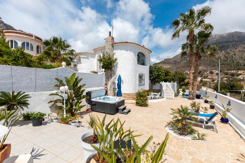 Foto 59f0b87c-c00f-4203-8a1a-8295bf1004f4. Chalet exclusivo chalet con vistas panorámicas al mar en Maryvilla, eenter properties tiene el privilegio de presentar esta magnífica en Calp