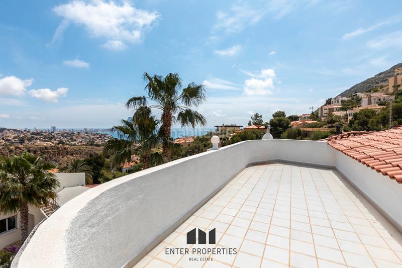 Foto 6ba46696-f1b8-424e-9f0a-9f78a23521c8. Chalet exclusivo chalet con vistas panorámicas al mar en Maryvilla, eenter properties tiene el privilegio de presentar esta magnífica en Calp