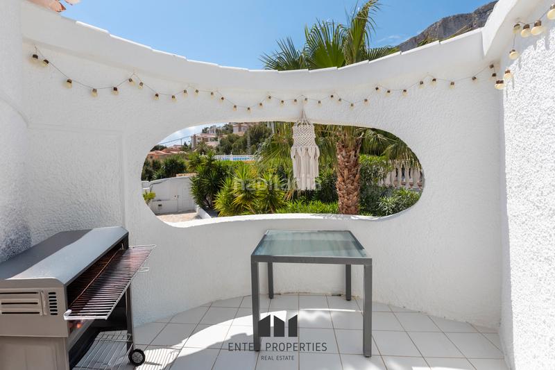 Foto 7010bd03-ebea-4d25-b4ab-41c1c334e3e7. Chalet exclusivo chalet con vistas panorámicas al mar en Maryvilla, eenter properties tiene el privilegio de presentar esta magnífica en Calp