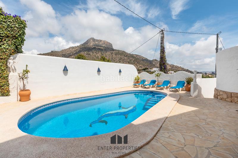 Foto 7159e892-4847-431c-9d93-3831ff86fd3d. Chalet exclusivo chalet con vistas panorámicas al mar en Maryvilla, eenter properties tiene el privilegio de presentar esta magnífica en Calp