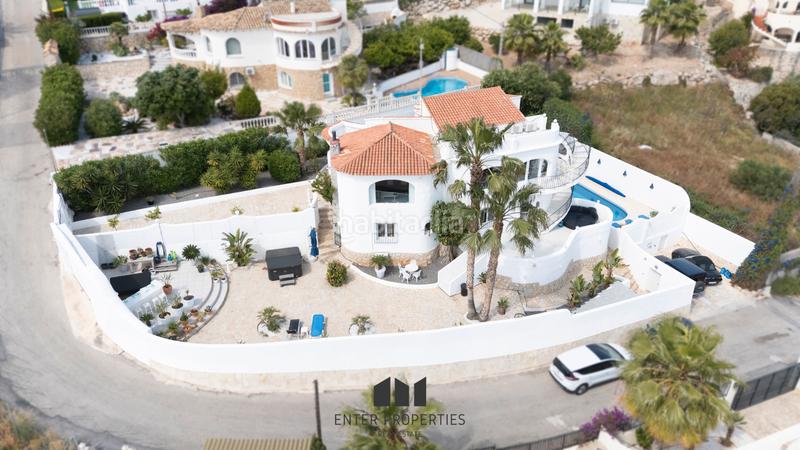Foto 73926cc1-514d-47d0-b8a7-722d320f1376. Chalet exclusivo chalet con vistas panorámicas al mar en Maryvilla, eenter properties tiene el privilegio de presentar esta magnífica en Calp