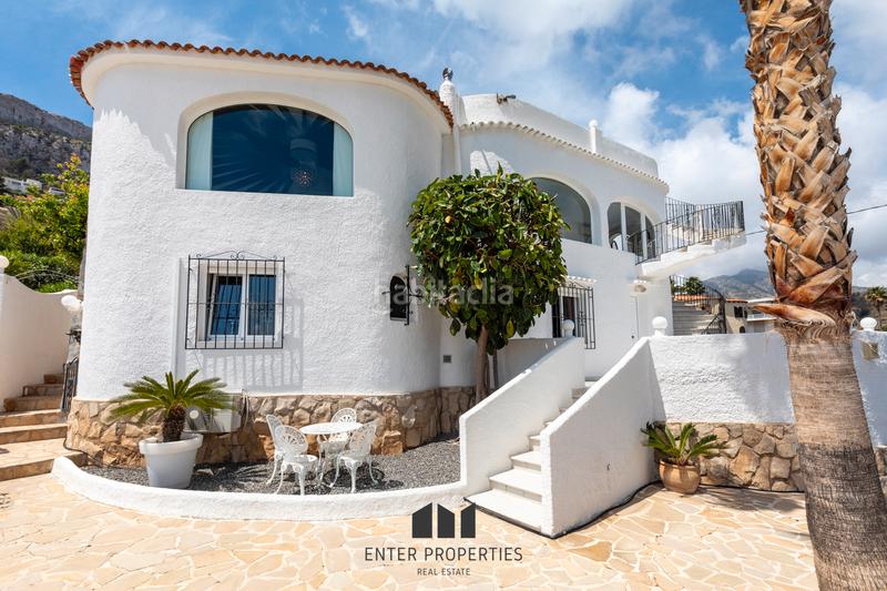 Foto 747c4e59-58f4-4bf8-933d-d1ff6932b159. Chalet exclusivo chalet con vistas panorámicas al mar en Maryvilla, eenter properties tiene el privilegio de presentar esta magnífica en Calp