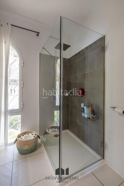 Foto 8b150ff5-2a97-46ae-bae3-6d6d5b9e0a9e. Chalet exclusivo chalet con vistas panorámicas al mar en Maryvilla, eenter properties tiene el privilegio de presentar esta magnífica en Calp