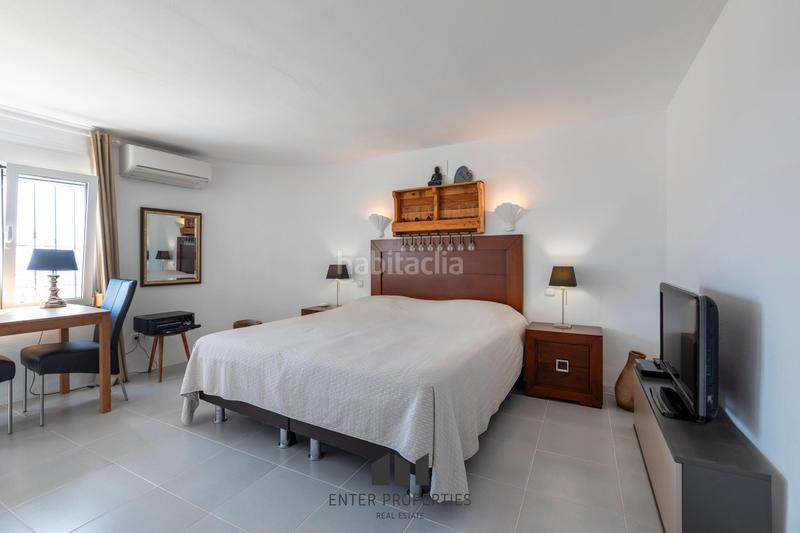 Foto bded9e49-f880-4c59-8542-b1dd67d1f3da. Chalet exclusivo chalet con vistas panorámicas al mar en Maryvilla, eenter properties tiene el privilegio de presentar esta magnífica en Calp