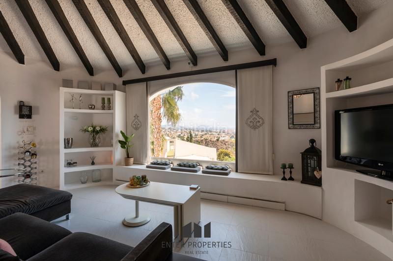 Foto bf2658cc-5fa5-4ba2-bc20-76d2b5ad171d. Chalet exclusivo chalet con vistas panorámicas al mar en Maryvilla, eenter properties tiene el privilegio de presentar esta magnífica en Calp