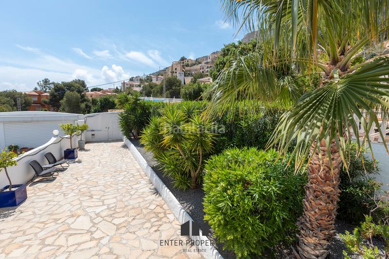 Foto c133be88-92c2-49e1-b609-fd3990822938. Chalet exclusivo chalet con vistas panorámicas al mar en Maryvilla, eenter properties tiene el privilegio de presentar esta magnífica en Calp