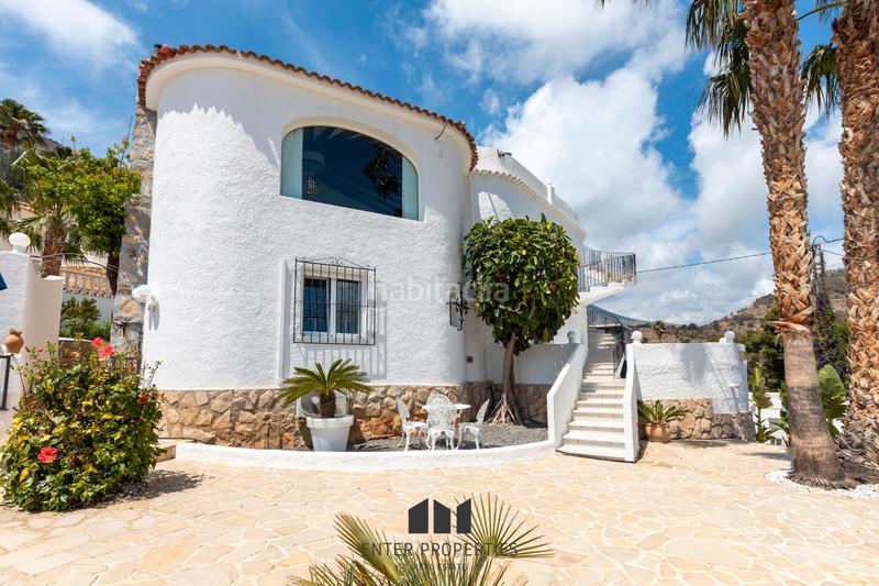 Foto c1854620-e35a-4737-b27c-0db67c100171. Chalet exclusivo chalet con vistas panorámicas al mar en Maryvilla, eenter properties tiene el privilegio de presentar esta magnífica en Calp