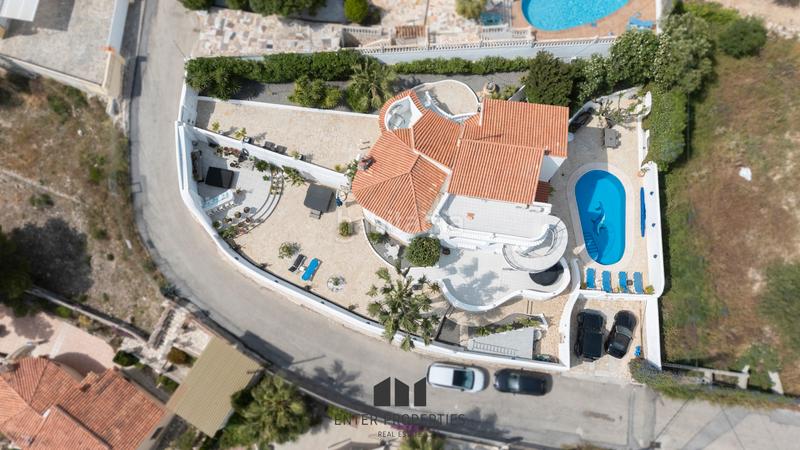 Foto c865b3f2-9e9a-468e-9367-faeef330d1d7. Chalet exclusivo chalet con vistas panorámicas al mar en Maryvilla, eenter properties tiene el privilegio de presentar esta magnífica en Calp