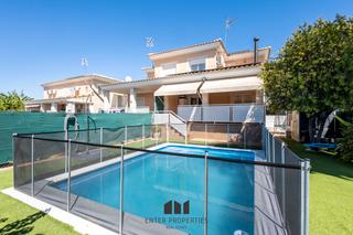 Casa bifamiliare in Núcleo Urbano