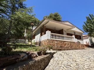 Chalet in Corral Nou-Montros-Estepar. Fantastico chalet independiente en urbanización consolidada de n